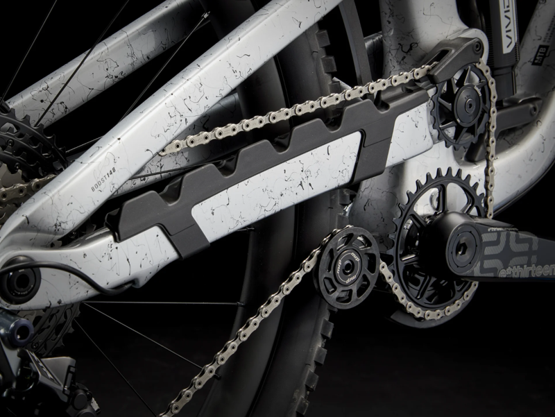 Trek Slash 9.9 XTR Gen 6 Full Suspension Mountain Bike 2024 in Argent Drizzle-7